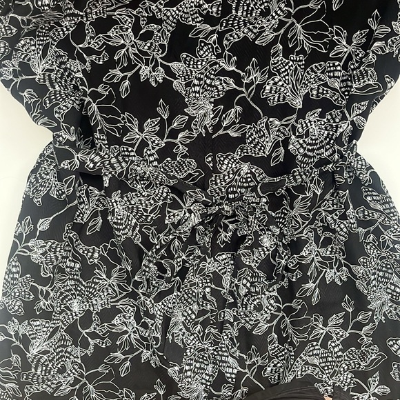 NEW Northern Reflections Black and white Floral pattern dress with pockets - Picture 11 of 12
